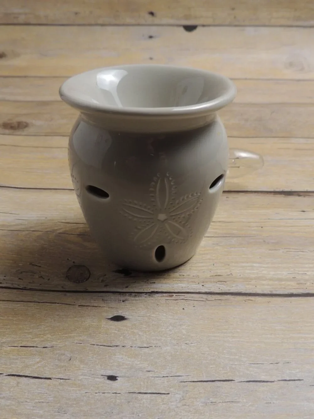 Scentsy Plug-In Wax Warmer Sand Dollar Beach Nautical Cream & White Working